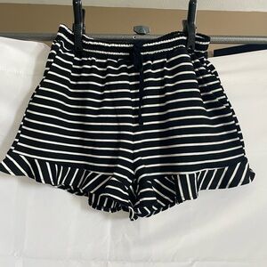 Black and White Striped Women's Shorts size L